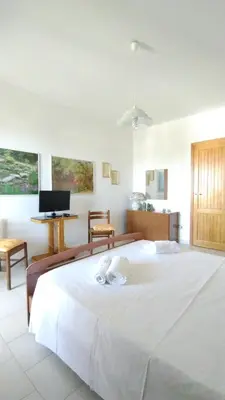Letto o letti in una camera di SEAGLE APARTMENT- a stone's throw from the sea
