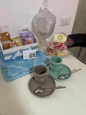 Set per la preparazione di tè e caffè presso Umbertos Rooms