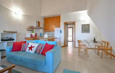 Cucina o angolo cottura di 2 Bedroom Cozy Home In Is Molas