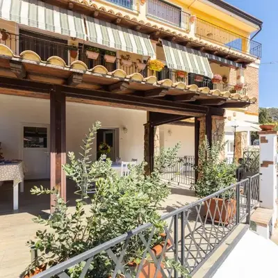 Mariposa Rooms