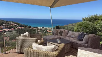 Paesaggio naturale nelle vicinanze della villa