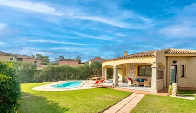 Piscina di Villas with private pool just 400 meters from the Costa Rei - beach o nelle vicinanze