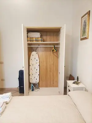 Letto o letti in una camera di Bright Port View Apartment- Secondary Entrance Free Parking