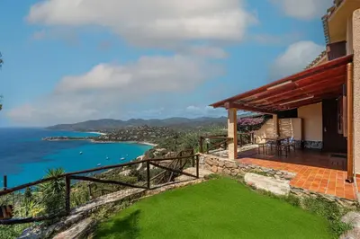 Paesaggio naturale nelle vicinanze della casa vacanze
