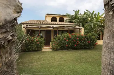 Giardino di Tranquil Lantana Resort Hotel Apartments 1 Bedroom room apartment sleeps 5 per