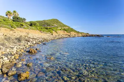 Paesaggio naturale nelle vicinanze della villa