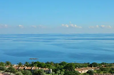 Paesaggio naturale nelle vicinanze della villa