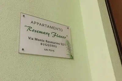 Certificato, attestato, insegna o altro documento esposto da Rosemary Flavor