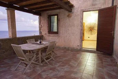 Paesaggio naturale nelle vicinanze della villa