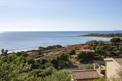 Paesaggio naturale nelle vicinanze della villa
