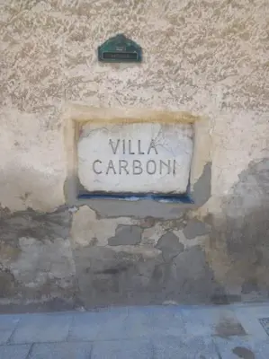 Certificato, attestato, insegna o altro documento esposto da Villa Carboni