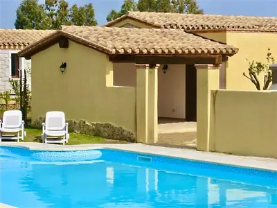Piscina di ISA-Villas with shared pool in Costa Rei just 500 meters from the sea o nelle vicinanze