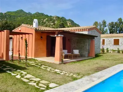 Piscina di ISA-Villas with shared pool in Costa Rei just 500 meters from the sea o nelle vicinanze
