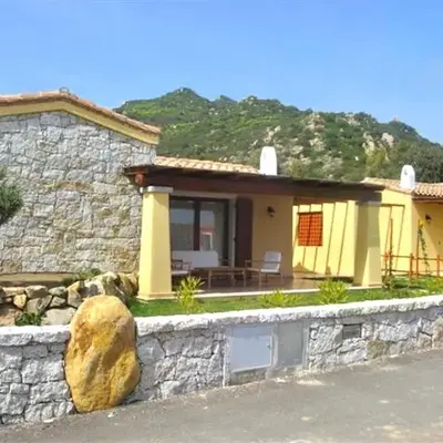 ISA-Villas with shared pool in Costa Rei just 500 meters from the sea