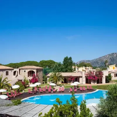 Sardinian-style apartment near beach