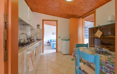 Cucina o angolo cottura di Pet Friendly Apartment In Solanas