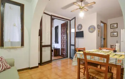 TV o dispositivi per l'intrattenimento presso 2 Bedroom Stunning Apartment In Solanas