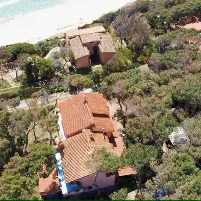 Villa Le Sirene on the beach