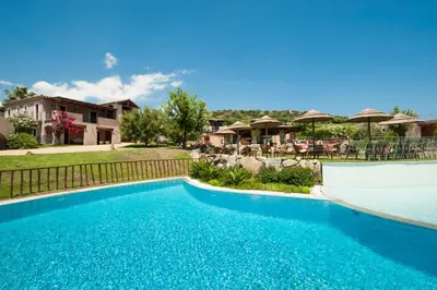 Piscina di Residence with swimming-pool in Campulongu just 600 mt from the sea o nelle vicinanze