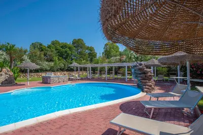 Piscina di Hotel Rurale Orti di Nora & SPA o nelle vicinanze