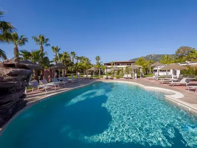 Piscina di Hotel Rurale Orti di Nora & SPA o nelle vicinanze