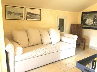 Area soggiorno di Sardegna - Villa Con Parco e Piscina a Carloforte