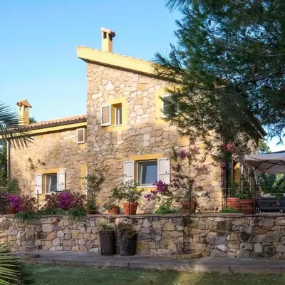 Sardegna - Villa Con Parco e Piscina a Carloforte