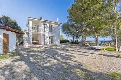 Paesaggio naturale nelle vicinanze della casa vacanze