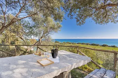 Paesaggio naturale nelle vicinanze della casa vacanze
