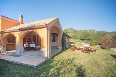 Paesaggio naturale nelle vicinanze della villa