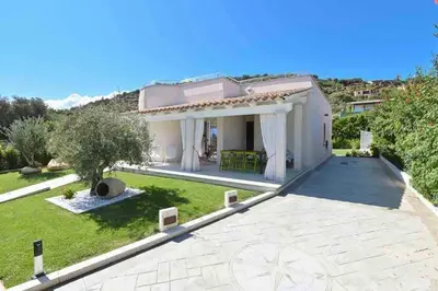 Planimetria di Villa Rei M&M- sea view, swimming pool & Jacuzzi