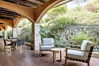 Area soggiorno di Veridia Resort Sardinia, a member of Radisson Individuals