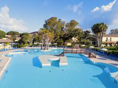 Piscina di Hotel surrounded by greenery with swimming pool in Arborea just 600 meters from the sea o nelle vicinanze