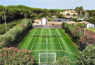 Attività di tennis o squash presso l'hotel o nelle vicinanze