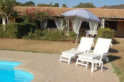 Piscina di Villa EMPATJA o nelle vicinanze