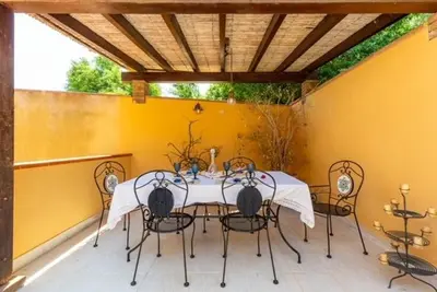 Patio o area all'aperto di Casa Annette By La Via Del Mare Viaggi e Vacanze