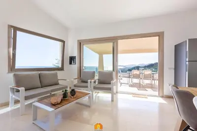 Paesaggio naturale nelle vicinanze della villa