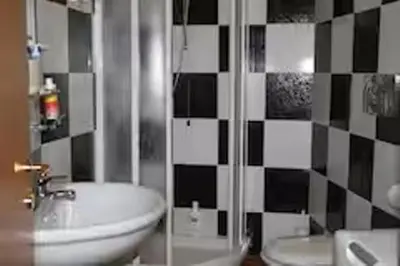 Bagno di Villa con piscina sul mare sud Sardegna