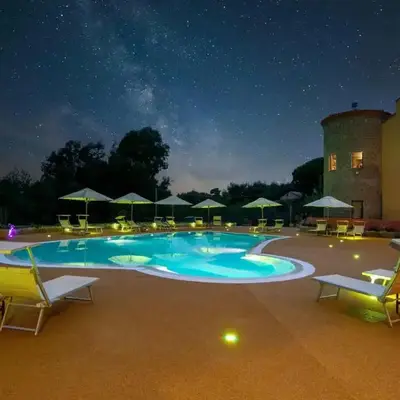 Hotel with swimming pool in Arbus
