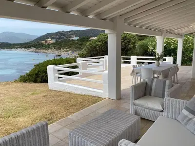 Paesaggio naturale nelle vicinanze della villa