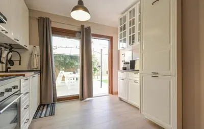 Cucina o angolo cottura di Stunning Home In Quartu S Elena Ca