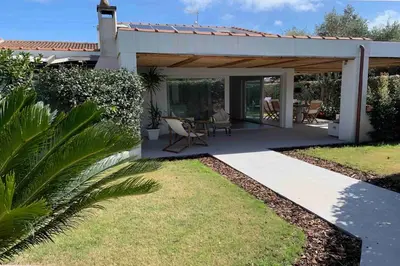 Giardino di Villa Maria Cristina, modern villa near beach