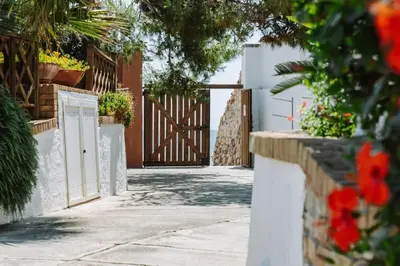 Planimetria di Villa Olga con accesso privato alla spiaggia di Nora