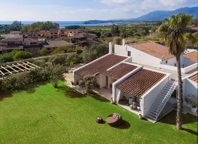 Paesaggio naturale nelle vicinanze della villa