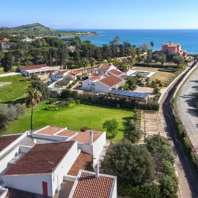 Villa Olga con accesso privato alla spiaggia di Nora