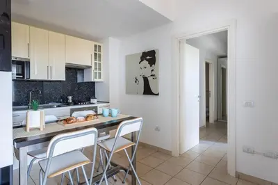 Cucina o angolo cottura di Emerald Wave - House on the beach with pool