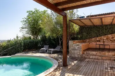 Piscina di Villa Leone with pool & views, newly furnished o nelle vicinanze