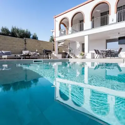 Villa with heated pool
