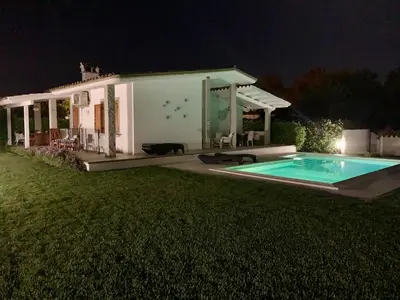 Piscina di Villa Pavoncella with private pool o nelle vicinanze