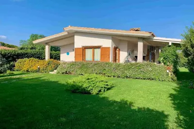 Giardino di Villa Pavoncella with private pool